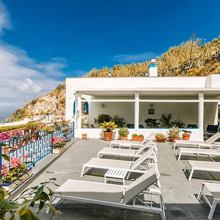 Cava Dell'isola 3*