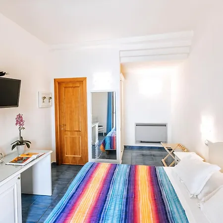 Cava Dell'isola Hotel 3*