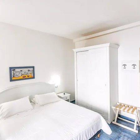 Cava Dell'isola Hotel 3*
